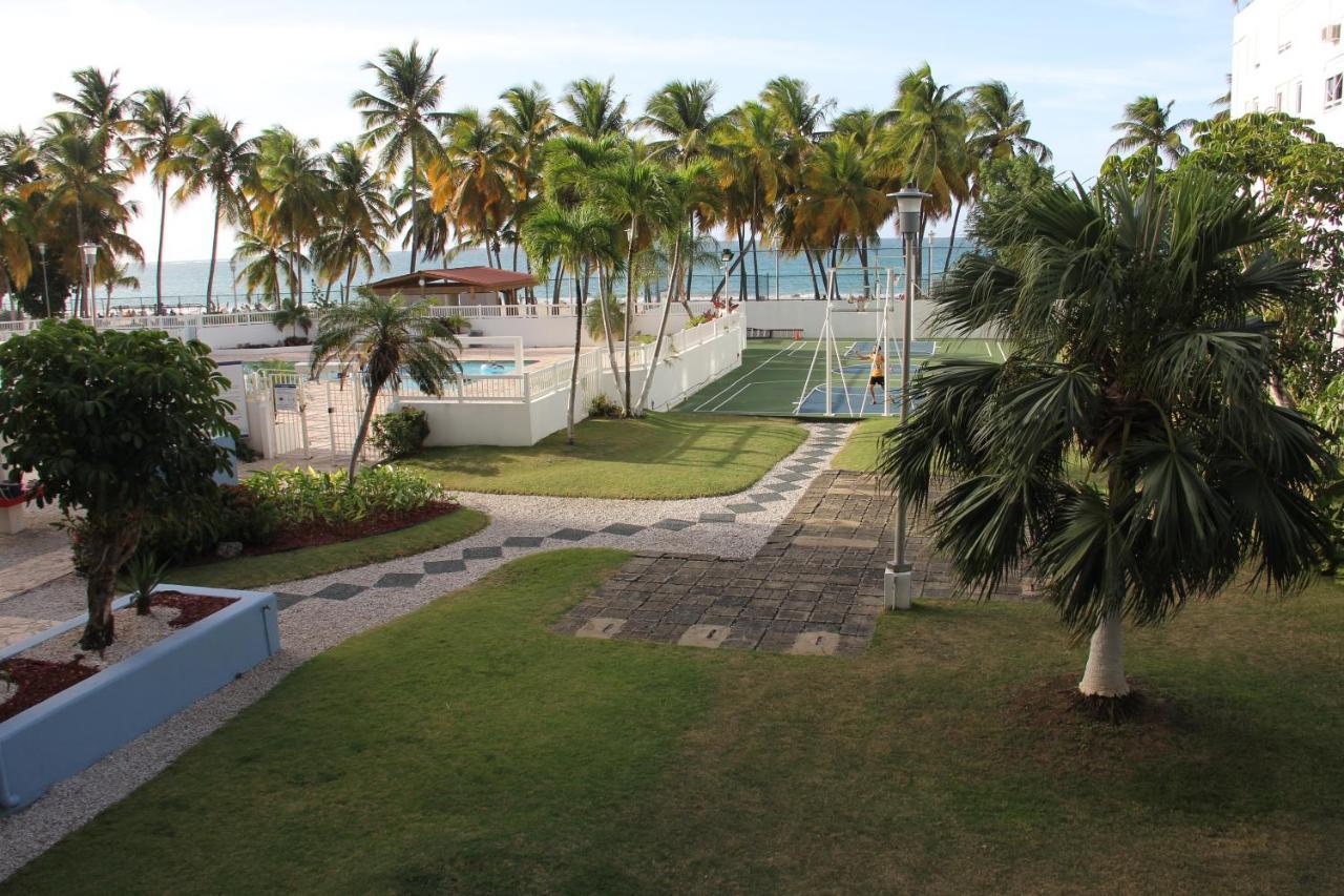 Hobie Oceanfront Apartment At Isla Verde San Juan Esterno foto