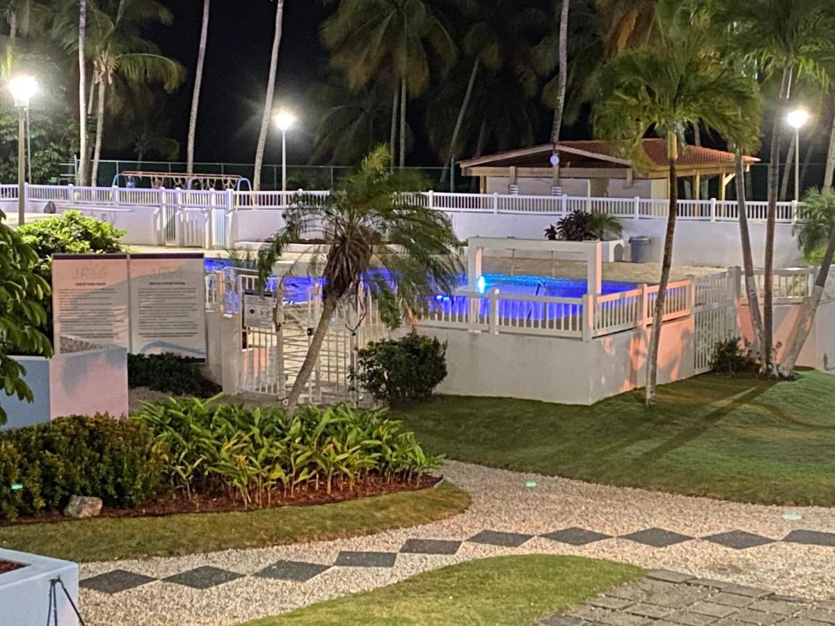 Hobie Oceanfront Apartment At Isla Verde San Juan Esterno foto