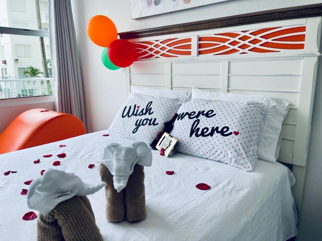Hobie Oceanfront Apartment At Isla Verde San Juan Esterno foto