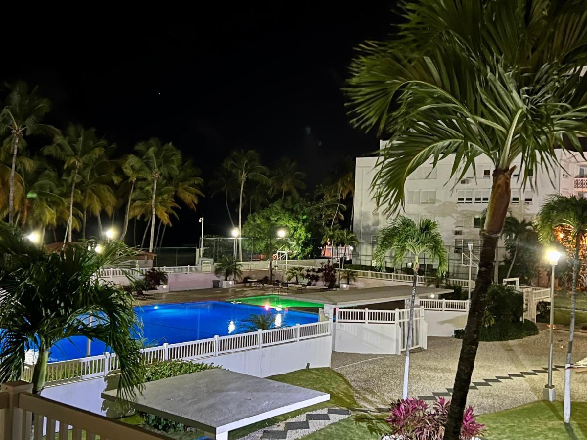 Hobie Oceanfront Apartment At Isla Verde San Juan Esterno foto