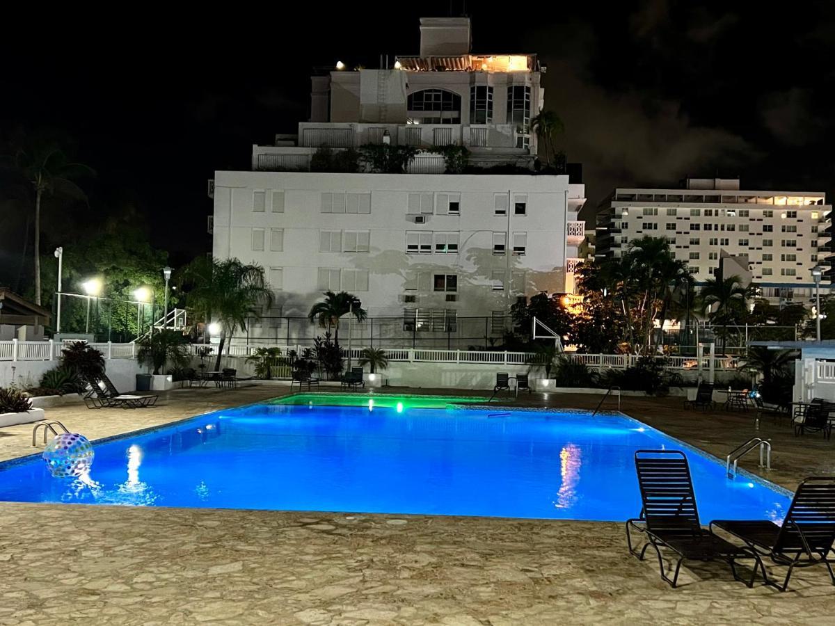Hobie Oceanfront Apartment At Isla Verde San Juan Esterno foto