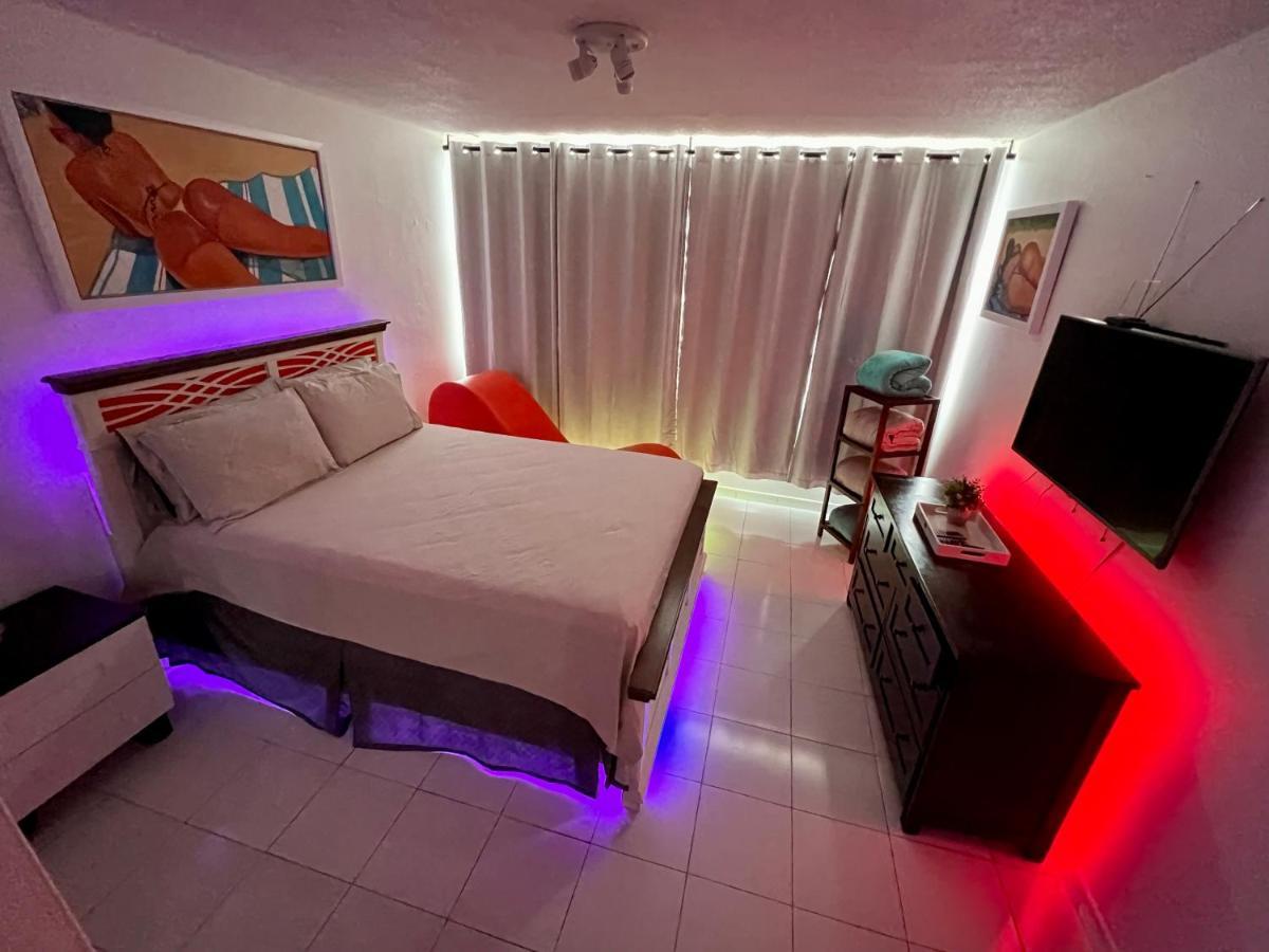 Hobie Oceanfront Apartment At Isla Verde San Juan Esterno foto