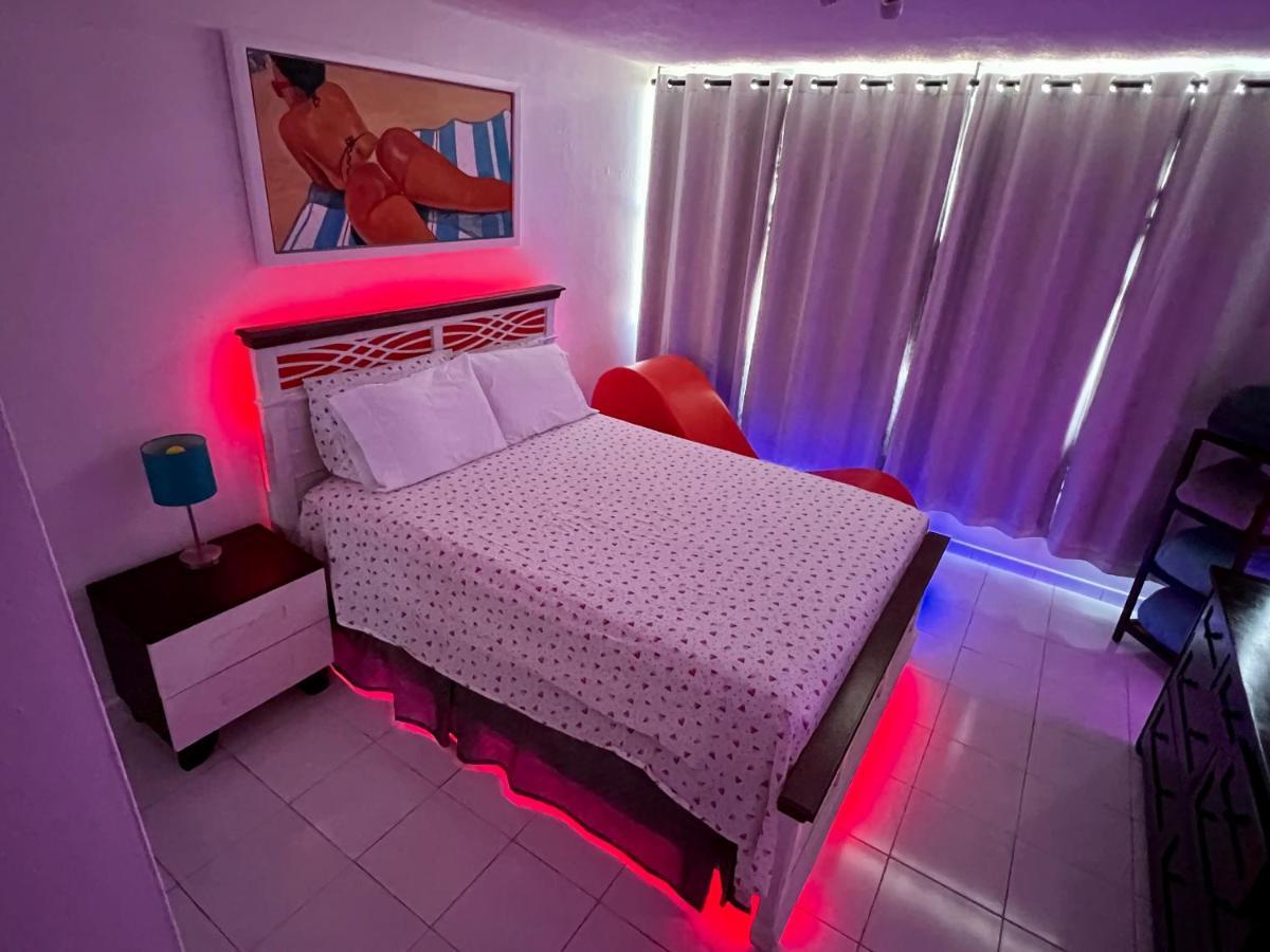 Hobie Oceanfront Apartment At Isla Verde San Juan Esterno foto