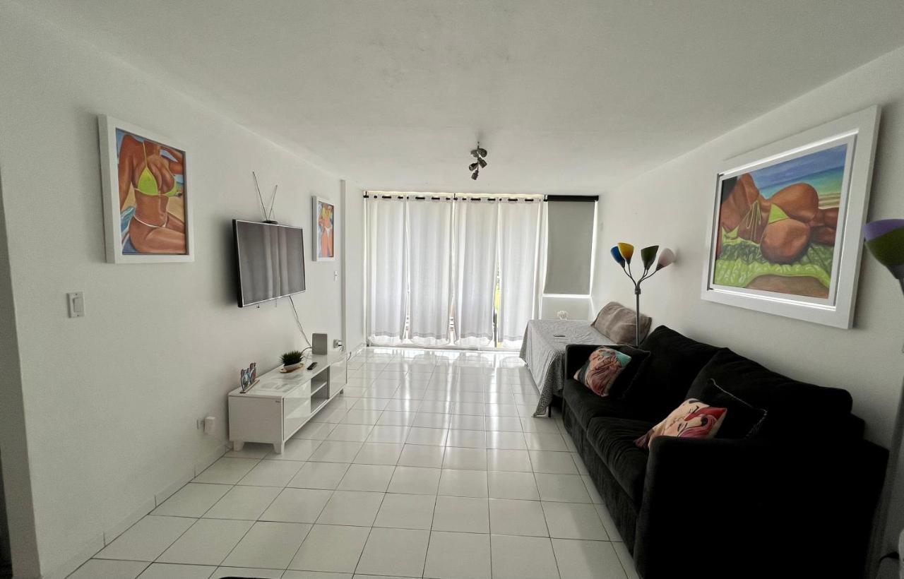 Hobie Oceanfront Apartment At Isla Verde San Juan Esterno foto
