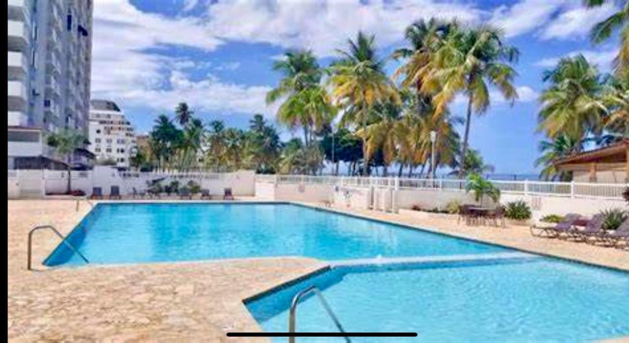 Hobie Oceanfront Apartment At Isla Verde San Juan Esterno foto