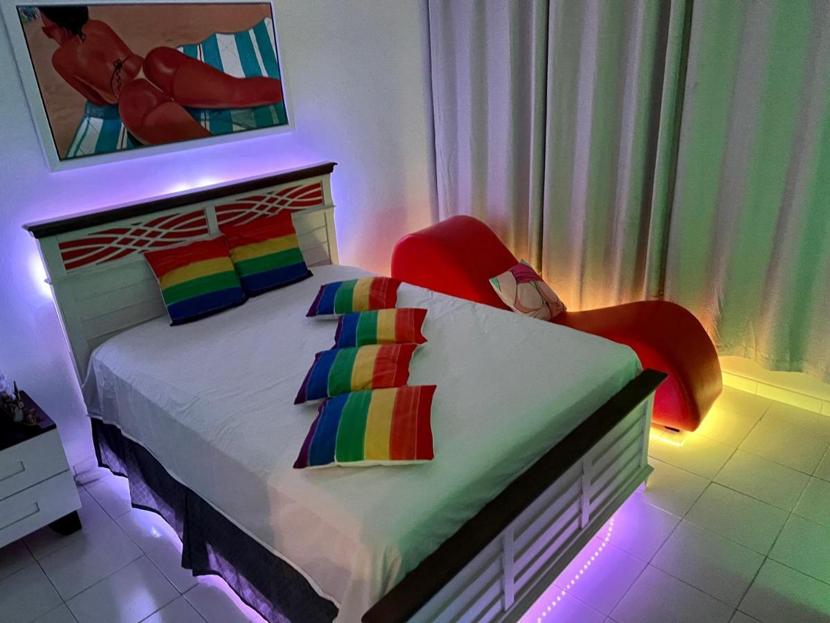 Hobie Oceanfront Apartment At Isla Verde San Juan Esterno foto